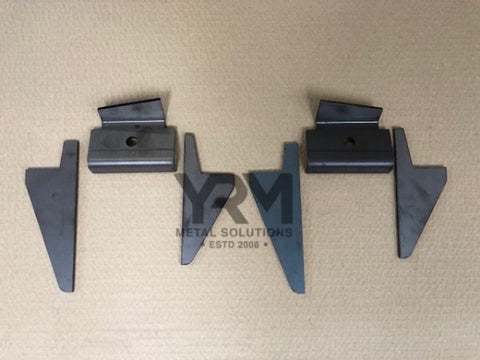 YRM347  300TDI ENGINE MOUNT WELD IN CHASSIS KIT